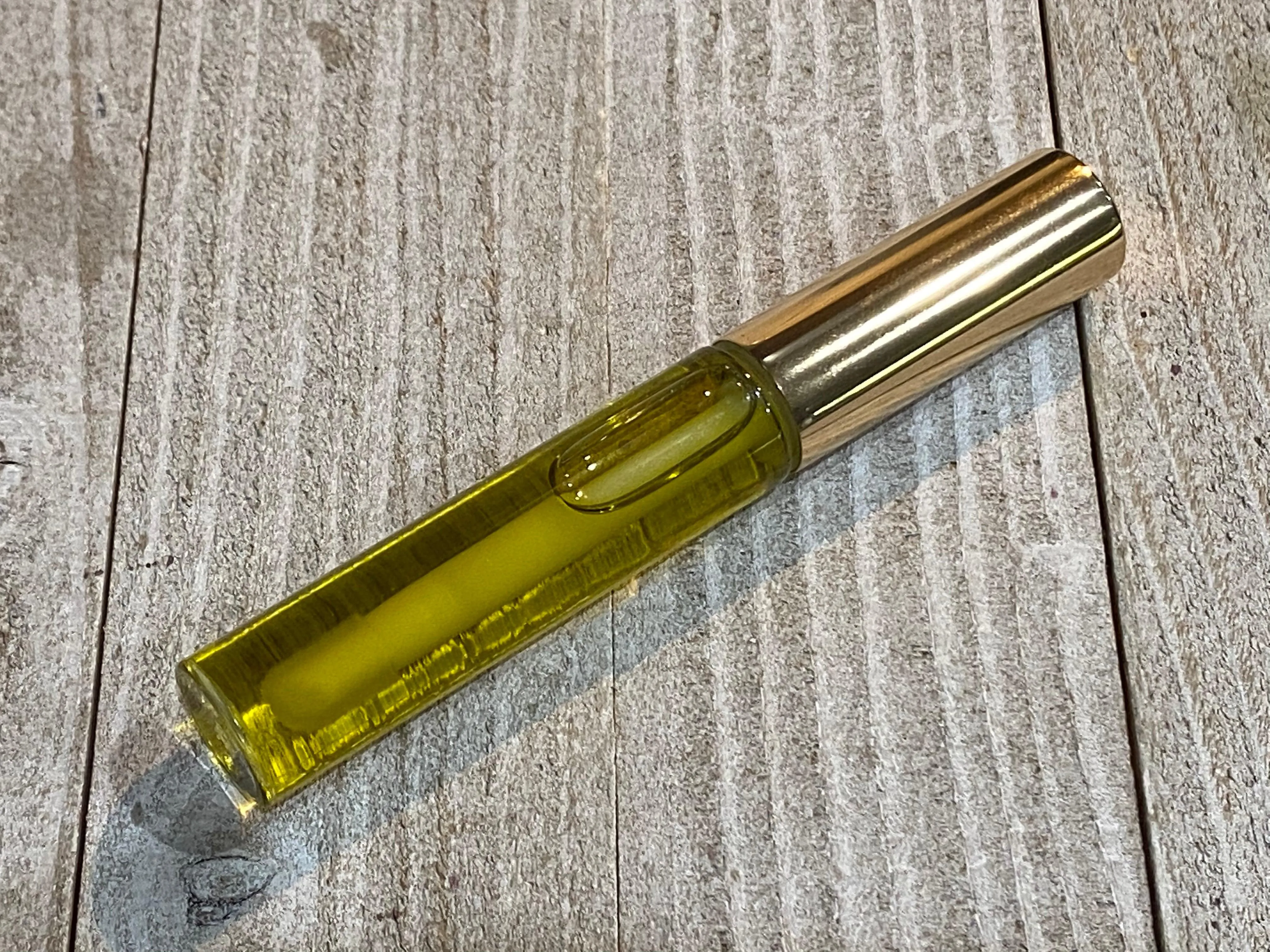 Healing Natural Lip Oil - Hemp & Manuka